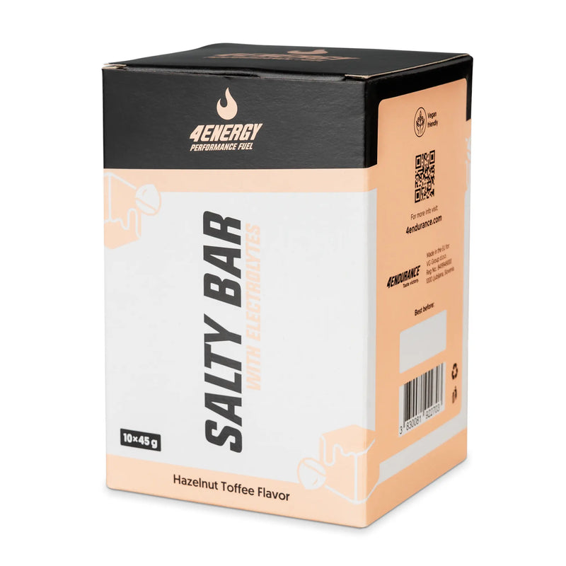 4Energy Salty Bar - 45 g sabor toffee, paquete negro y blanco con texto dorado, ilustración de una mano vertiendo, fondo blanco.